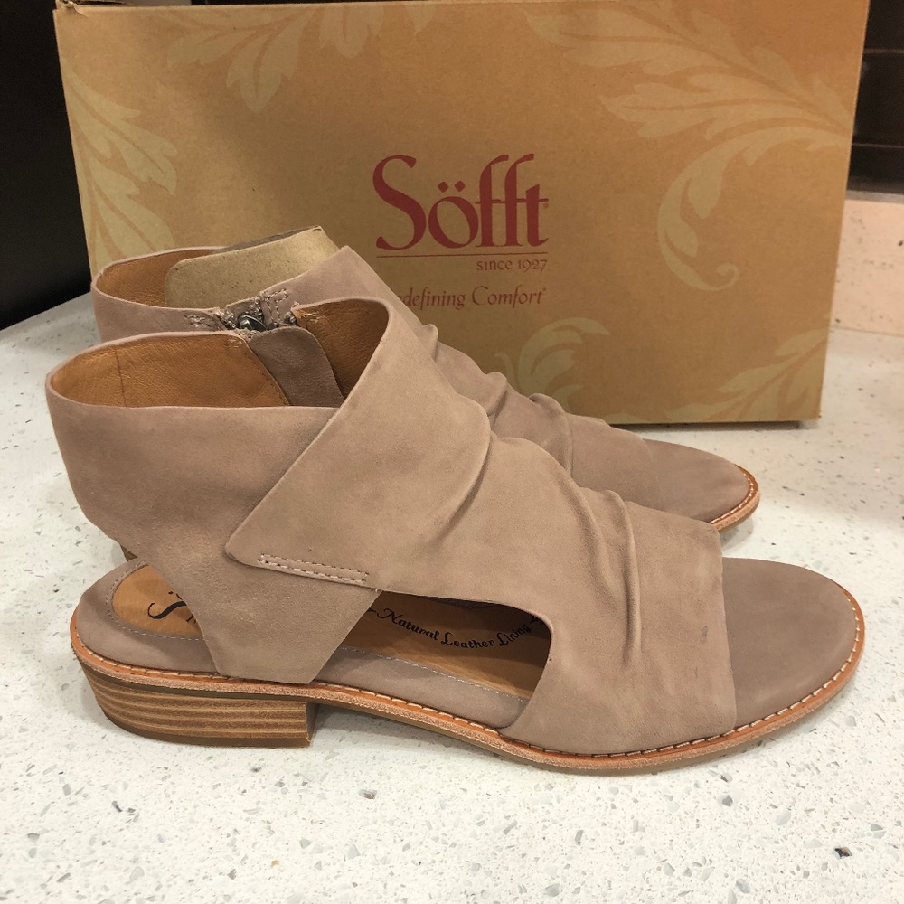 NWB Sofft Sandals
